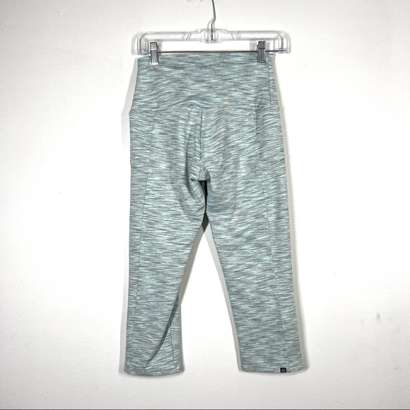 ONZIE Yoga Leggings Crop Capri Space Dye Micro Stripes Blue Teal M/L - Picture 4 of 7